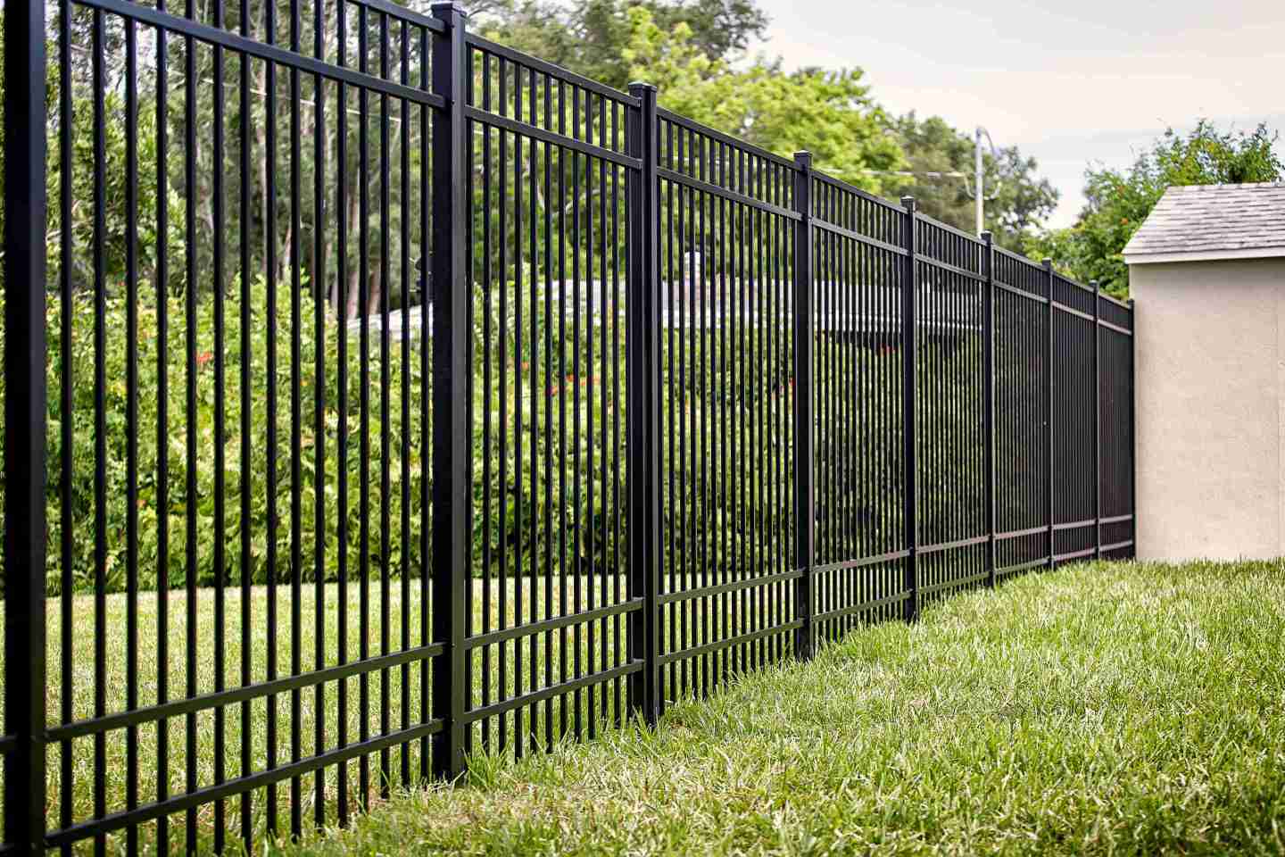 Steel/aluminum ornamental fence